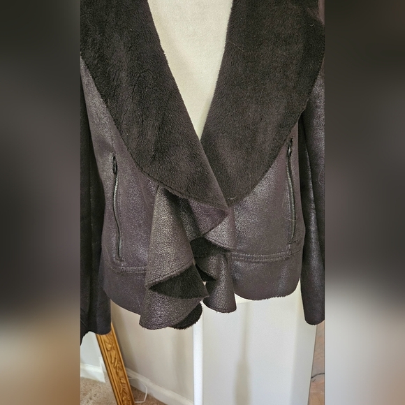 GUESS Los Angeles Faux suede/fur Black Open front jacket. Size small - Picture 8 of 11